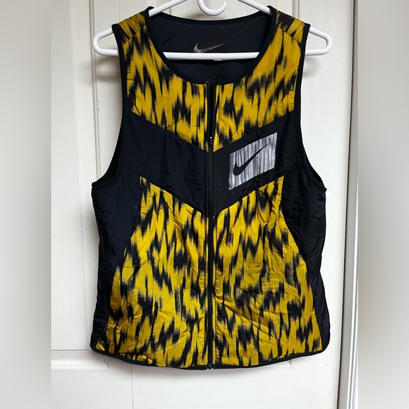 Nike Women’s Reversible Vest - Picture 4 of 7